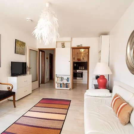 Ferienwohnung-mit-balkon-sonnig-4-stock-schwimmbad-sauna-inklusive-100m-zum-strand Timmendorfer Strand