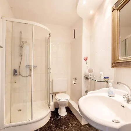 Διαμέρισμα Ferienwohnung-mit-balkon-sonnig-4-stock-schwimmbad-sauna-inklusive-100m-zum-strand