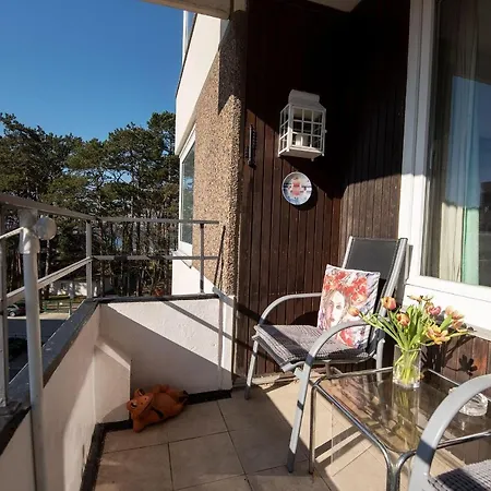Ferienwohnung-mit-balkon-sonnig-4-stock-schwimmbad-sauna-inklusive-100m-zum-strand * Timmendorfer Strand