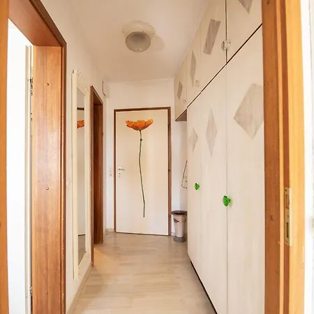 Ferienwohnung-mit-balkon-sonnig-4-stock-schwimmbad-sauna-inklusive-100m-zum-strand Timmendorfer Strand